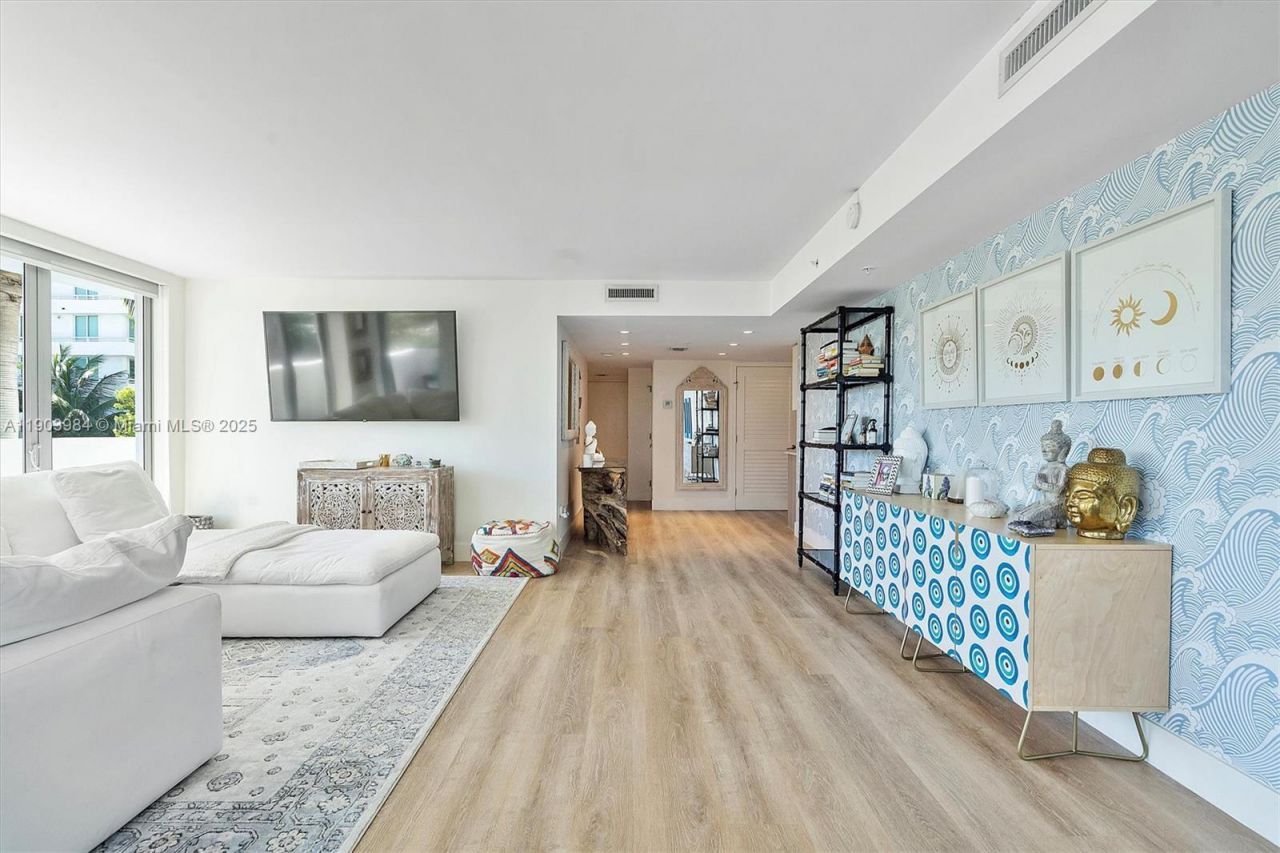 1133 102nd St, Unit 301, Bay Harbor Islands, FL 33154 Photo