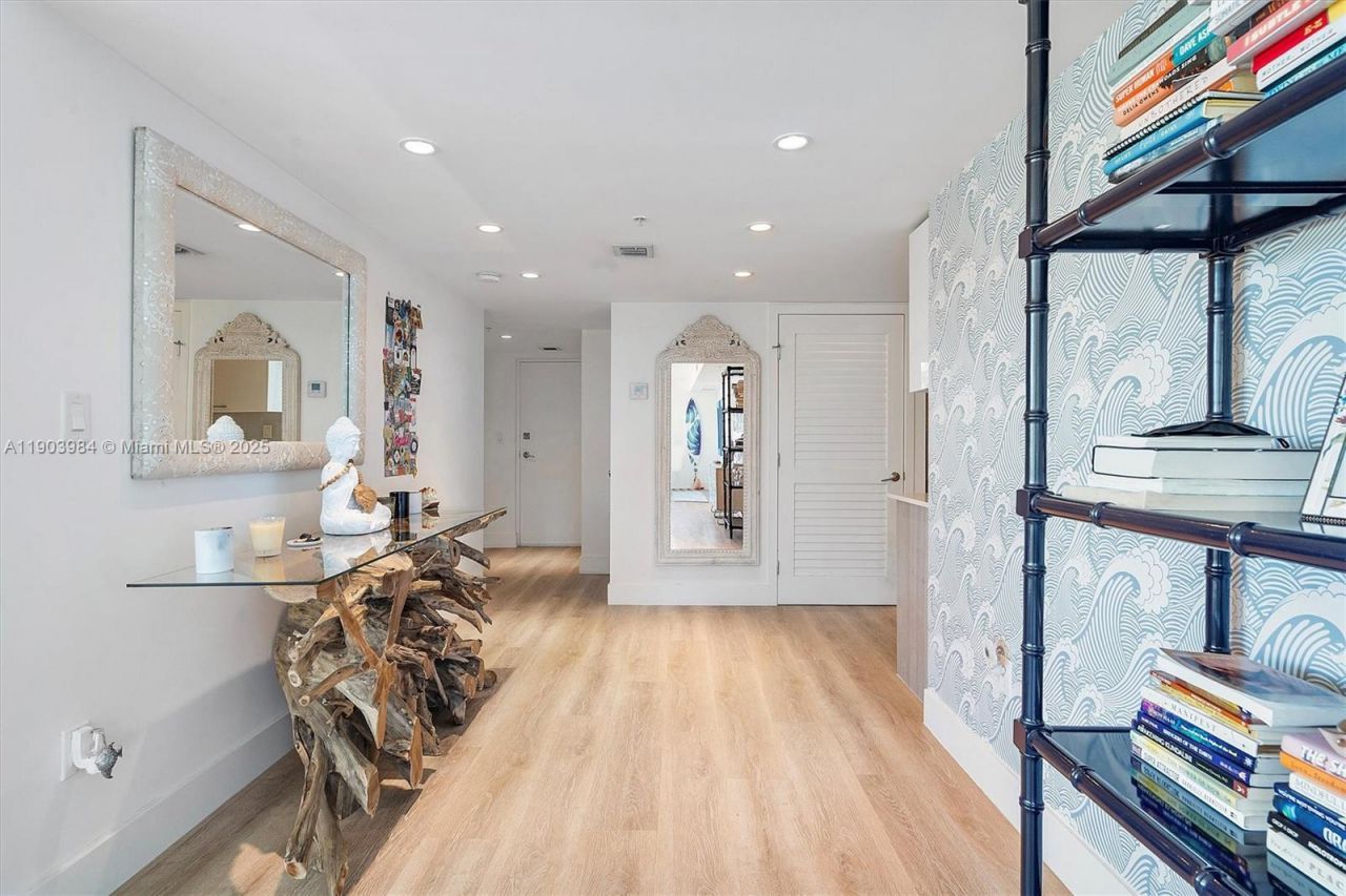 1133 102nd St, Unit 301, Bay Harbor Islands, FL 33154 Photo