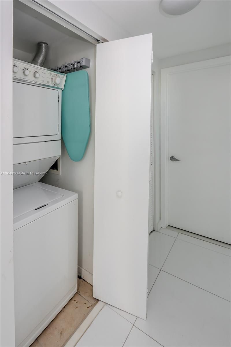 325 S Biscayne Blvd, Unit 1722, Miami, FL 33131 Photo