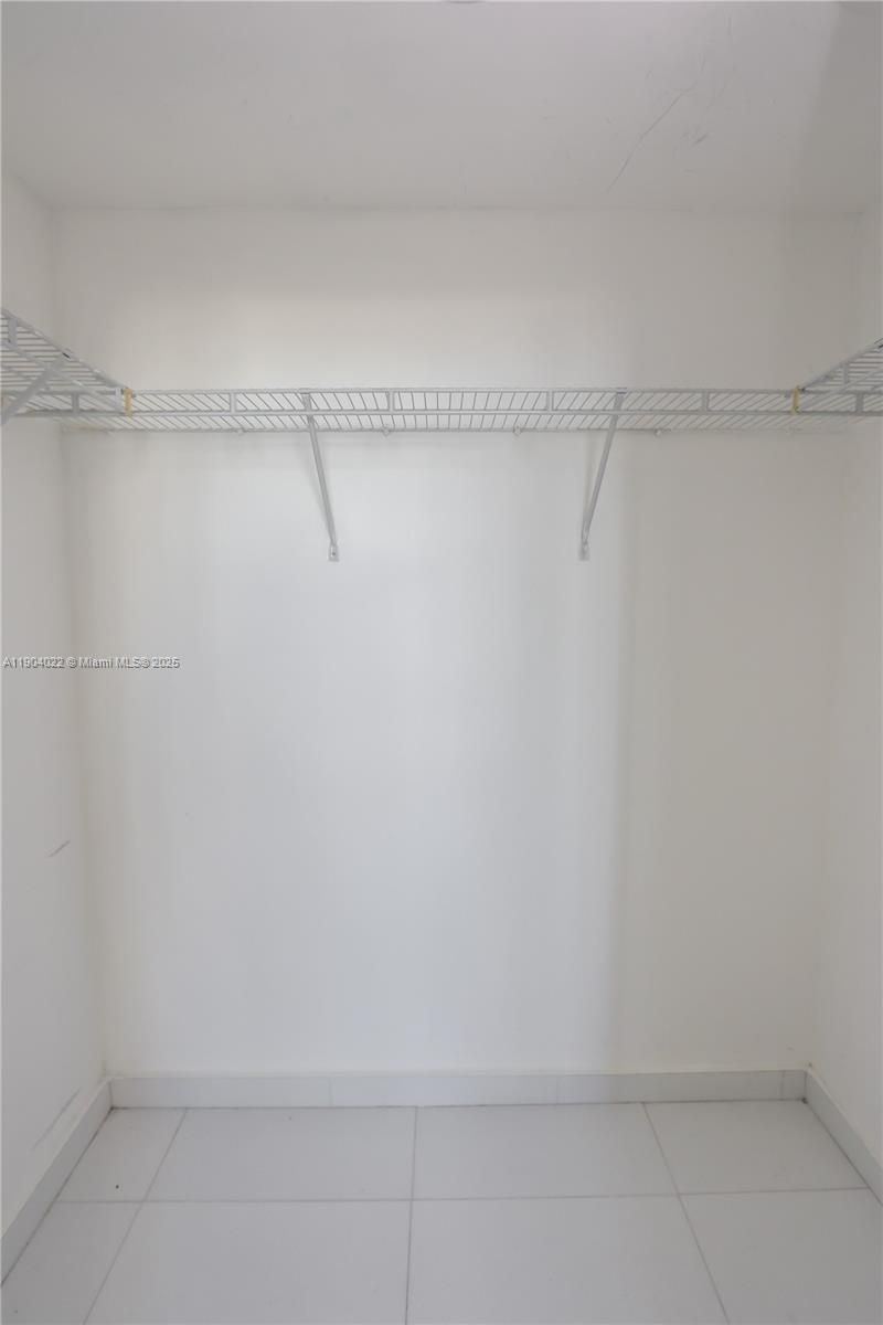 325 S Biscayne Blvd, Unit 1722, Miami, FL 33131 Photo