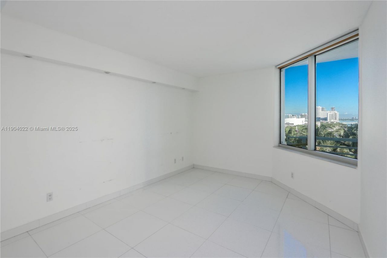 325 S Biscayne Blvd, Unit 1722, Miami, FL 33131 Photo