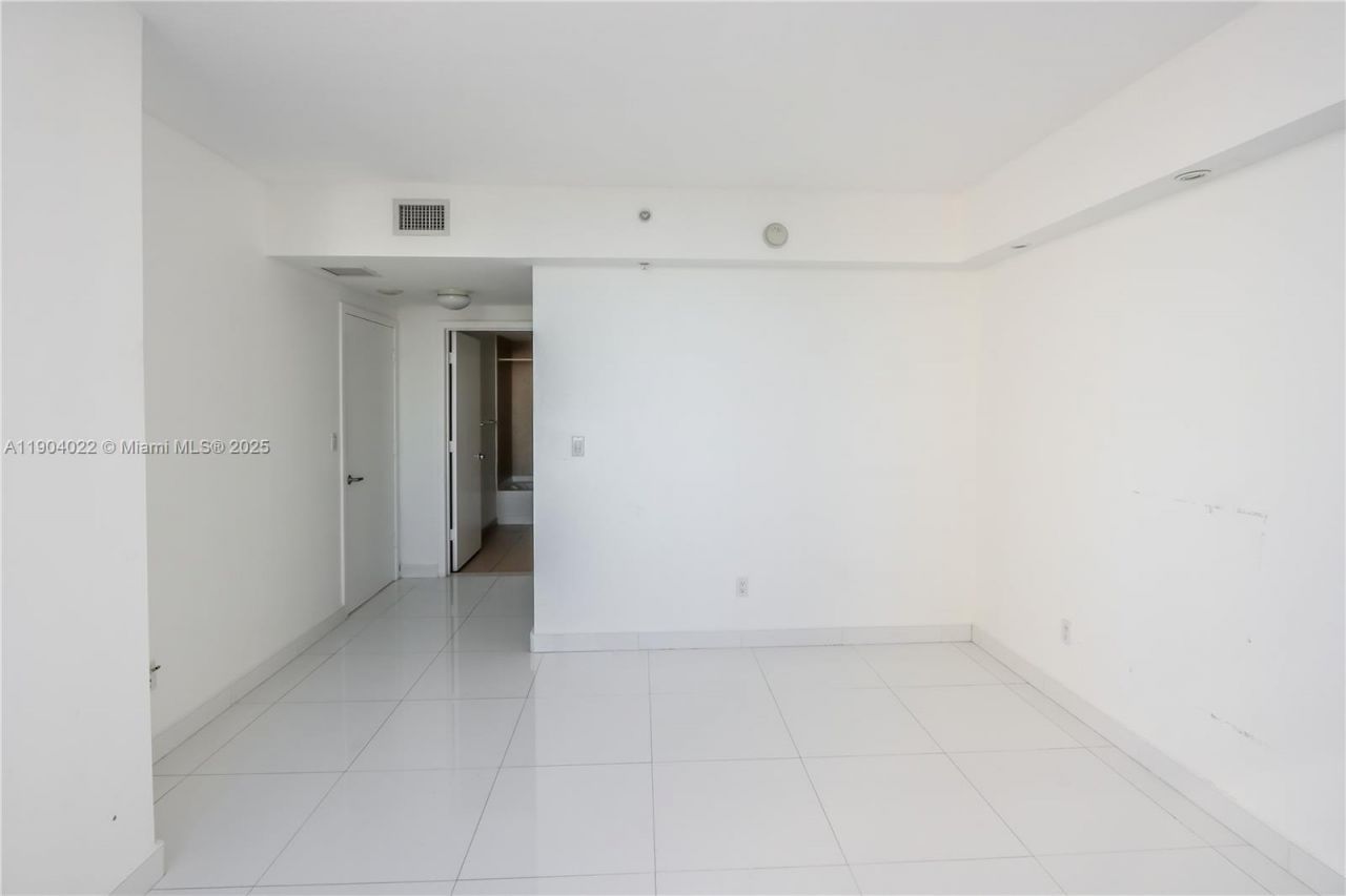 325 S Biscayne Blvd, Unit 1722, Miami, FL 33131 Photo