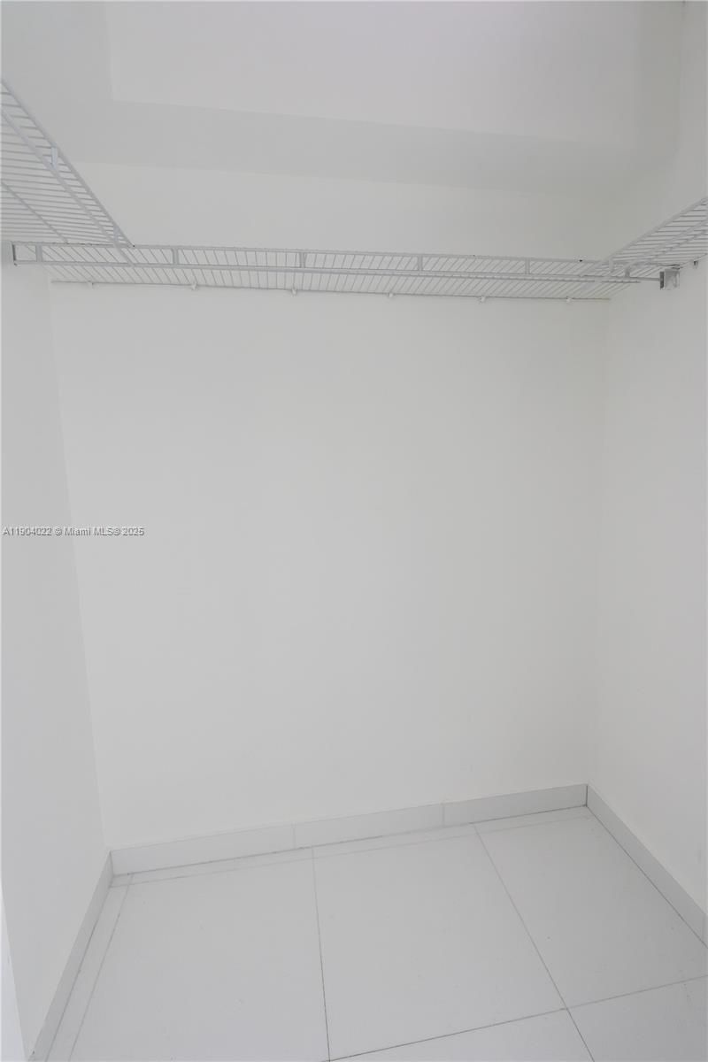 325 S Biscayne Blvd, Unit 1722, Miami, FL 33131 Photo