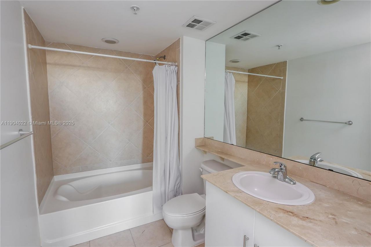 325 S Biscayne Blvd, Unit 1722, Miami, FL 33131 Photo