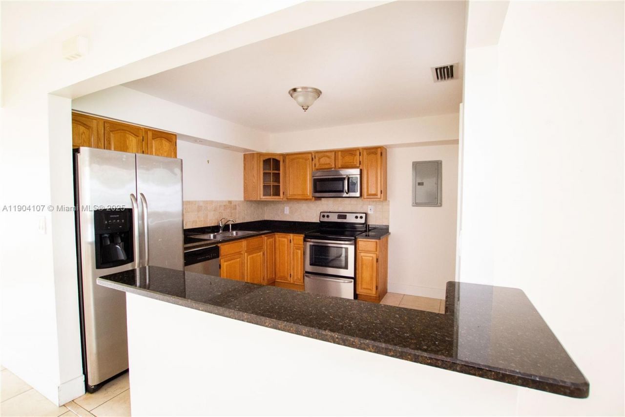 8790 NW 13th St, Pembroke Pines, FL 33024 Photo