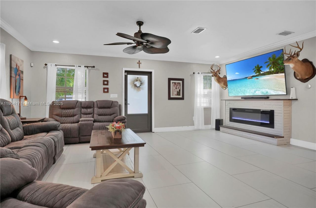 4200 SW 60th Ct, Miami, FL 33155 Photo