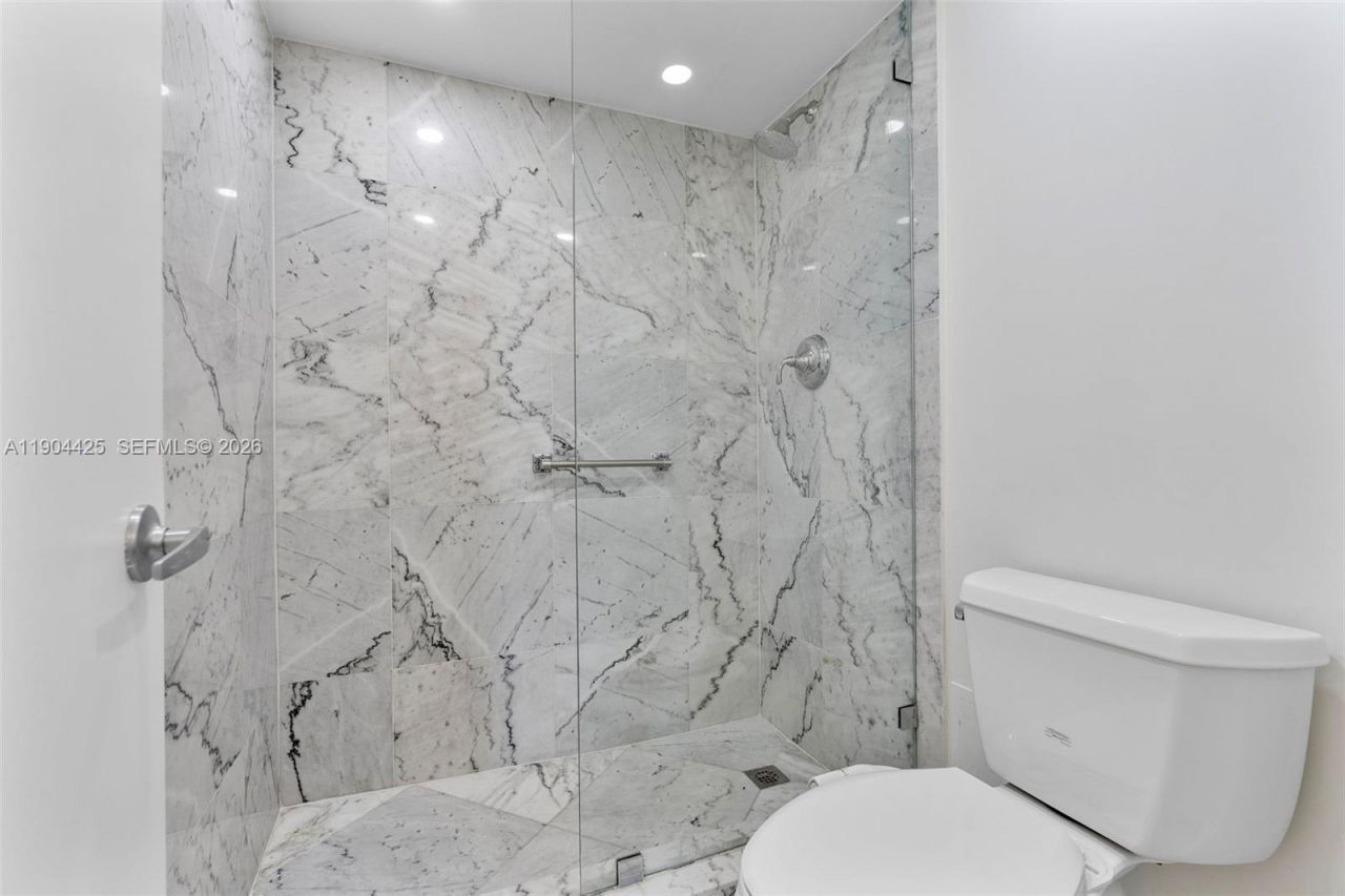 7135 Collins Ave, Unit 733, Miami Beach, FL 33141 Photo