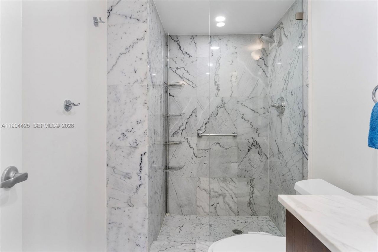 7135 Collins Ave, Unit 733, Miami Beach, FL 33141 Photo