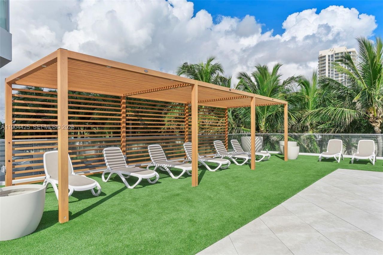 7135 Collins Ave, Unit 733, Miami Beach, FL 33141 Photo