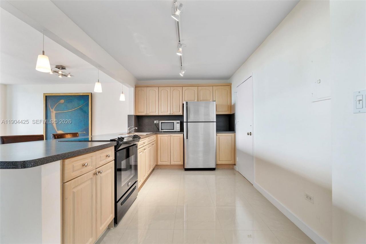 7135 Collins Ave, Unit 733, Miami Beach, FL 33141 Photo