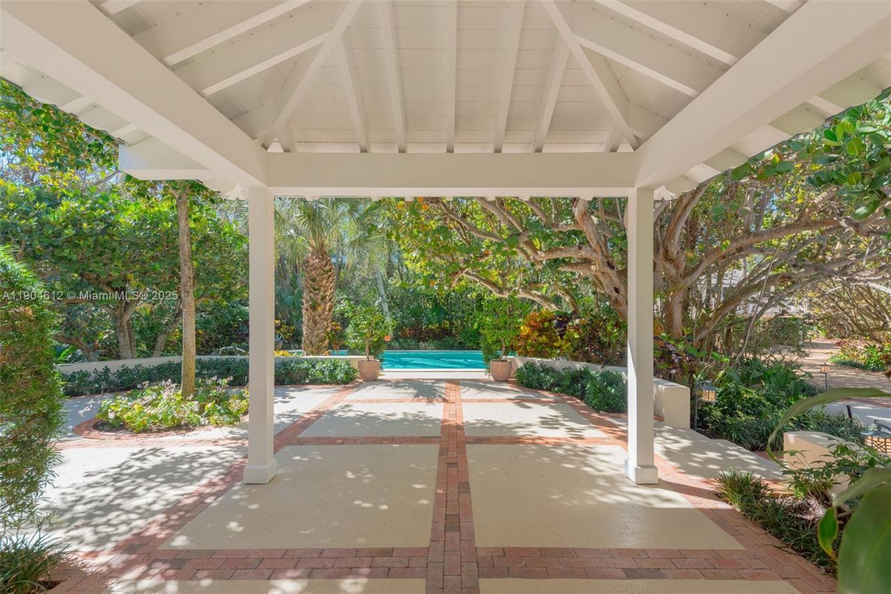 247 S Beach Rd, Jupiter Island, FL 33455 Photo