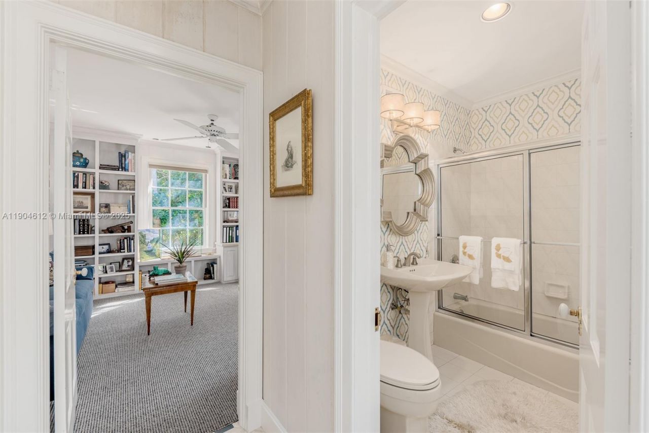 247 S Beach Rd, Jupiter Island, FL 33455 Photo