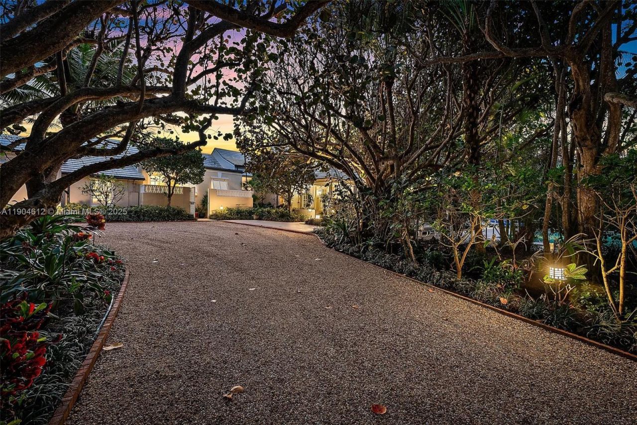 247 S Beach Rd, Jupiter Island, FL 33455 Photo