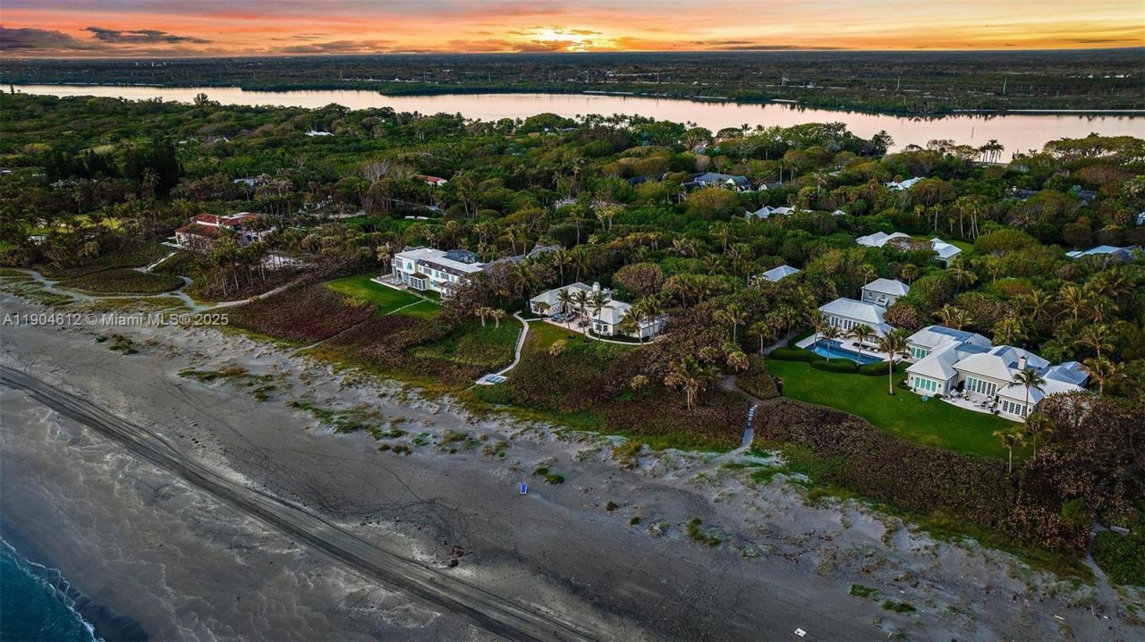 247 S Beach Rd, Jupiter Island, FL 33455 Photo