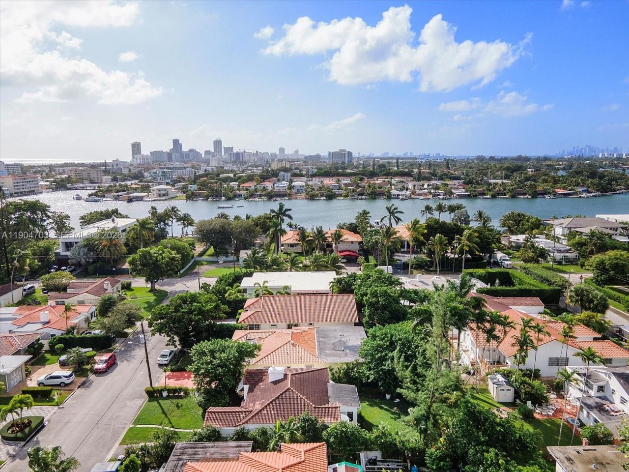 8826 Emerson Ave, Surfside, FL 33154 Photo