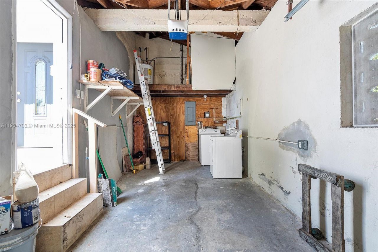 8826 Emerson Ave, Surfside, FL 33154 Photo