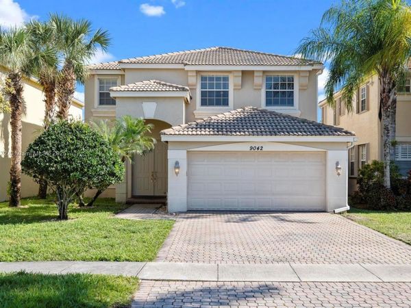 9042 Dupont Pl, Wellington, FL 33414