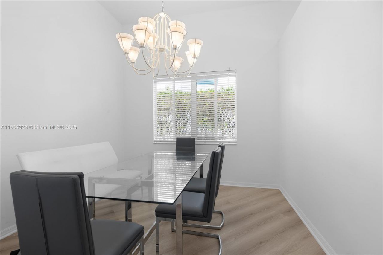 1102 Camellia Cir, Weston, FL 33326 Photo