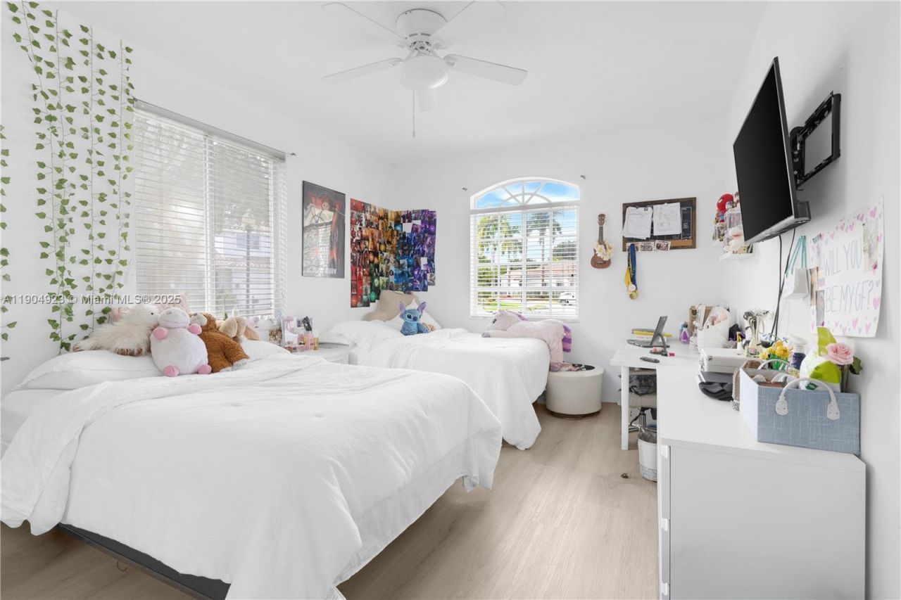 1102 Camellia Cir, Weston, FL 33326 Photo