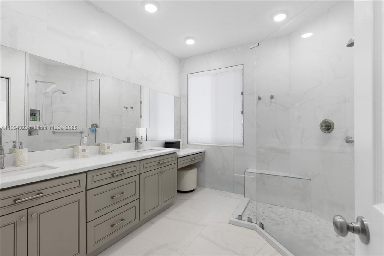 1102 Camellia Cir, Weston, FL 33326 Photo