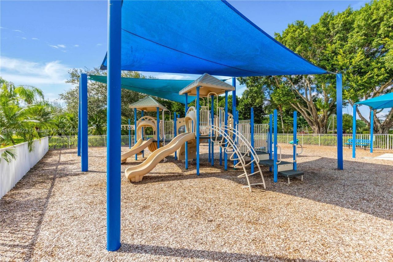 1102 Camellia Cir, Weston, FL 33326 Photo