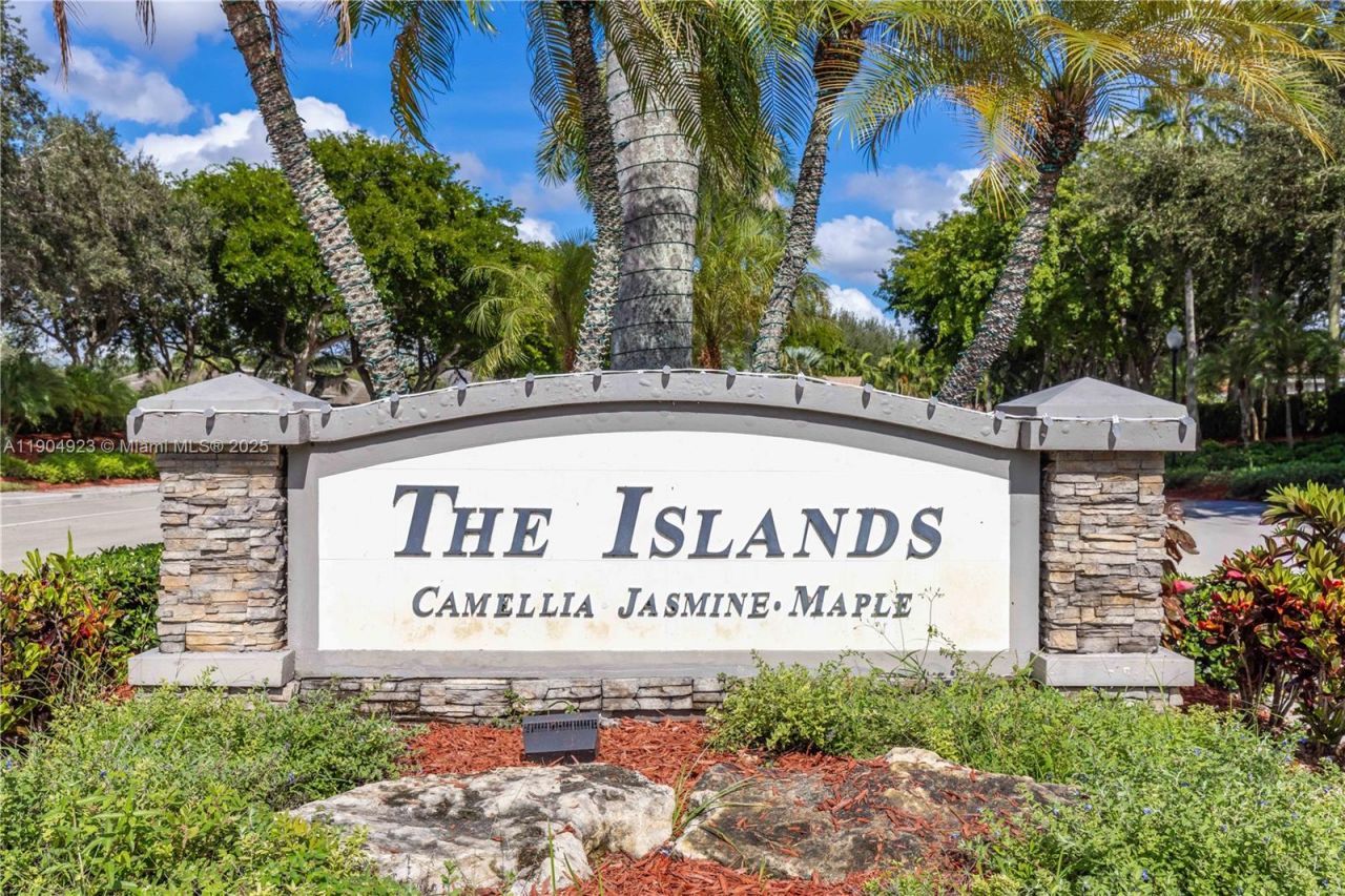 1102 Camellia Cir, Weston, FL 33326 Photo