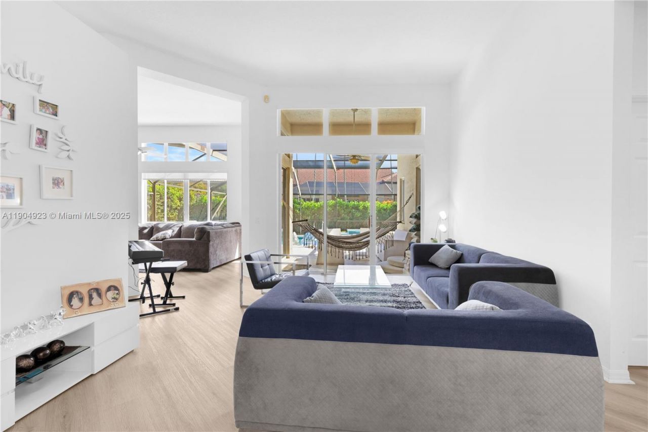 1102 Camellia Cir, Weston, FL 33326 Photo