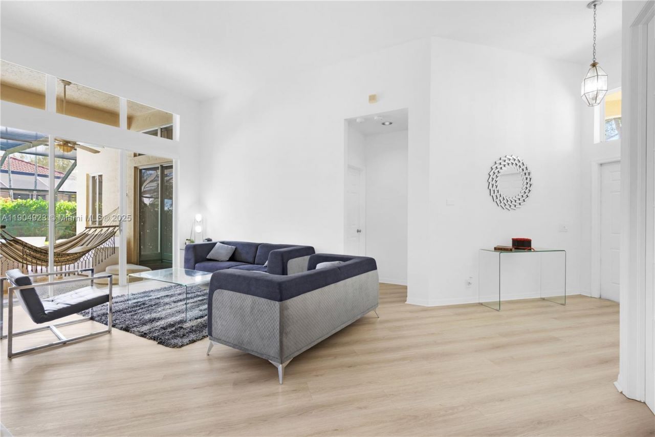 1102 Camellia Cir, Weston, FL 33326 Photo