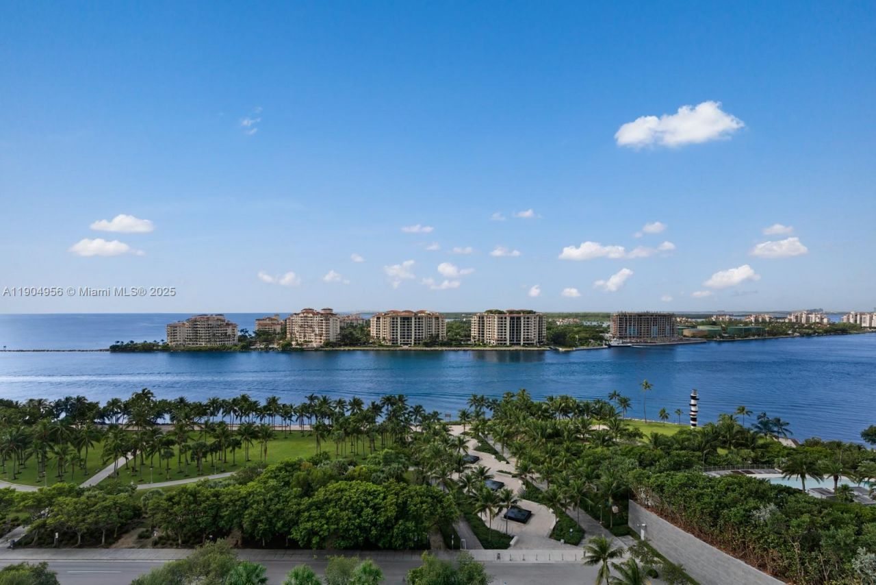 300 S Pointe Dr, Unit 1603, Miami Beach, FL 33139 Photo