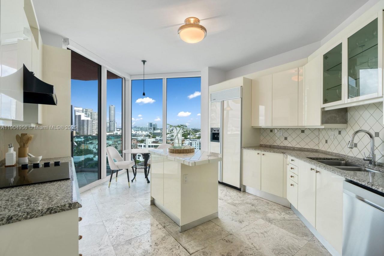 300 S Pointe Dr, Unit 1603, Miami Beach, FL 33139 Photo