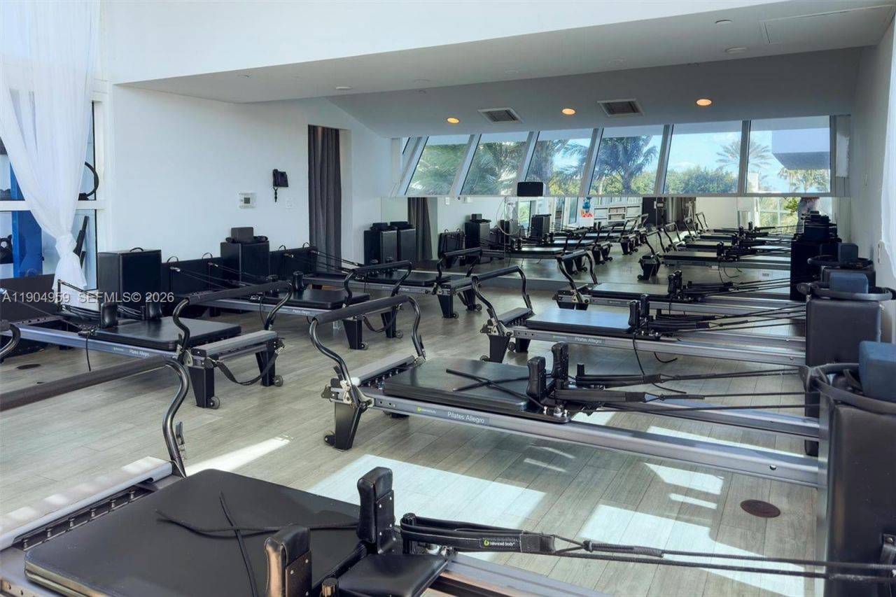 100 S Pointe Dr, Unit 3203, Miami Beach, FL 33139 Photo