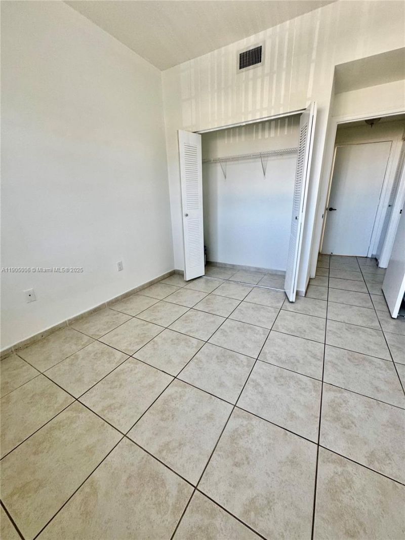 7330 NW 114th Ave, Unit 311-5, Doral, FL 33178 Photo