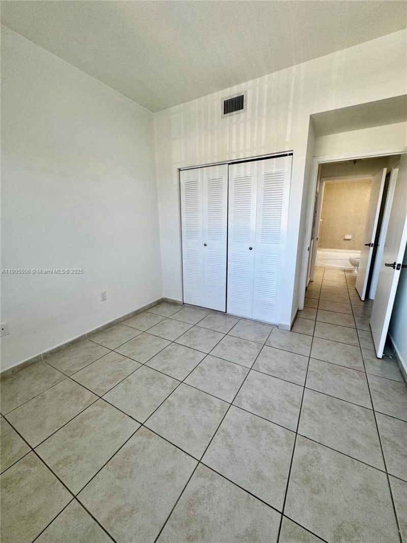 7330 NW 114th Ave, Unit 311-5, Doral, FL 33178 Photo