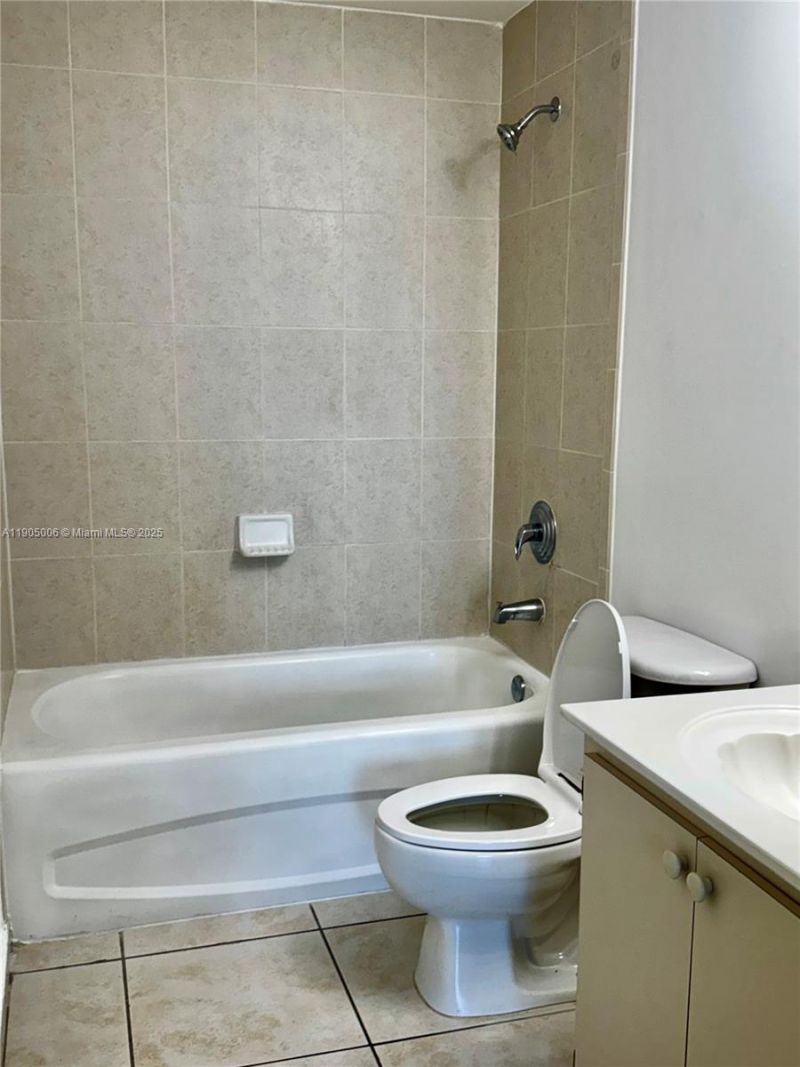 7330 NW 114th Ave, Unit 311-5, Doral, FL 33178 Photo