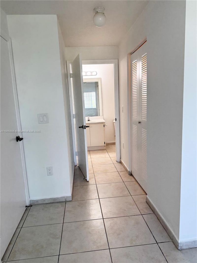 7330 NW 114th Ave, Unit 311-5, Doral, FL 33178 Photo