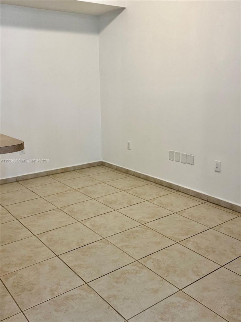 7330 NW 114th Ave, Unit 311-5, Doral, FL 33178 Photo