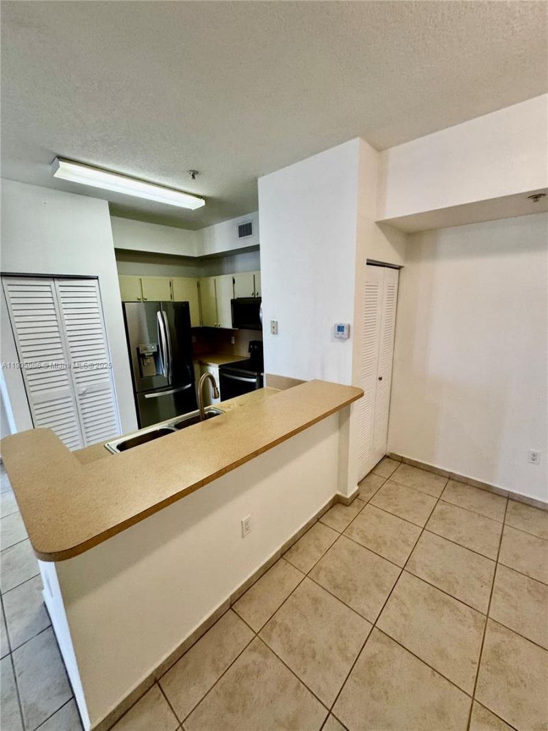 7330 NW 114th Ave, Unit 311-5, Doral, FL 33178 Photo