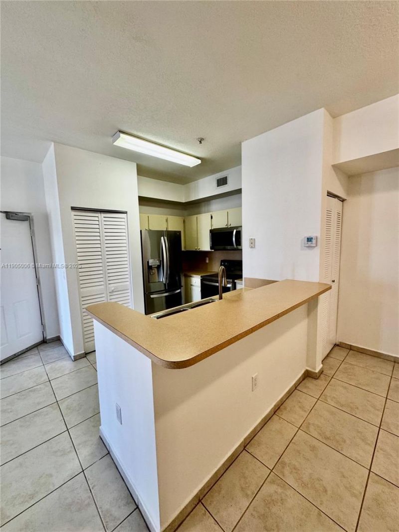 7330 NW 114th Ave, Unit 311-5, Doral, FL 33178 Photo