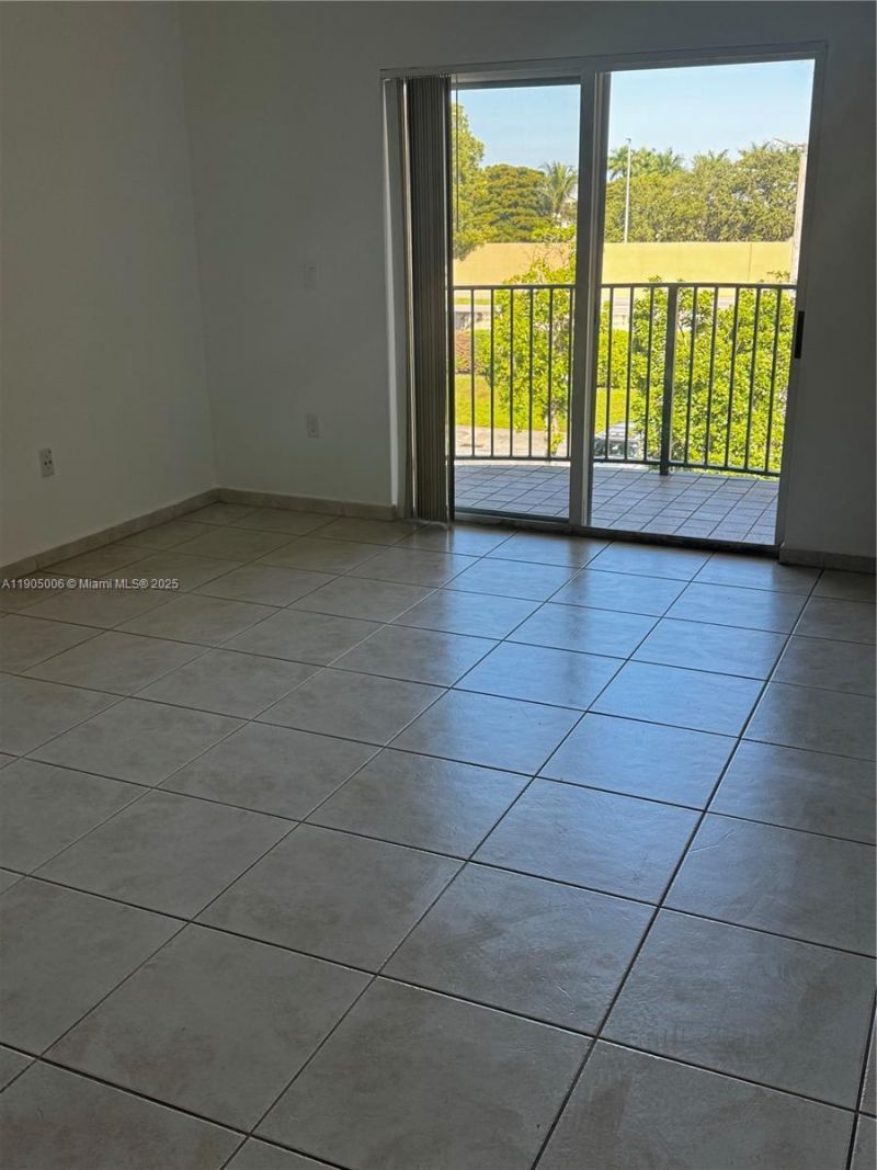7330 NW 114th Ave, Unit 311-5, Doral, FL 33178 Photo