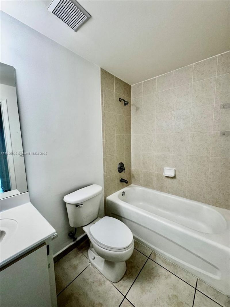 7330 NW 114th Ave, Unit 311-5, Doral, FL 33178 Photo