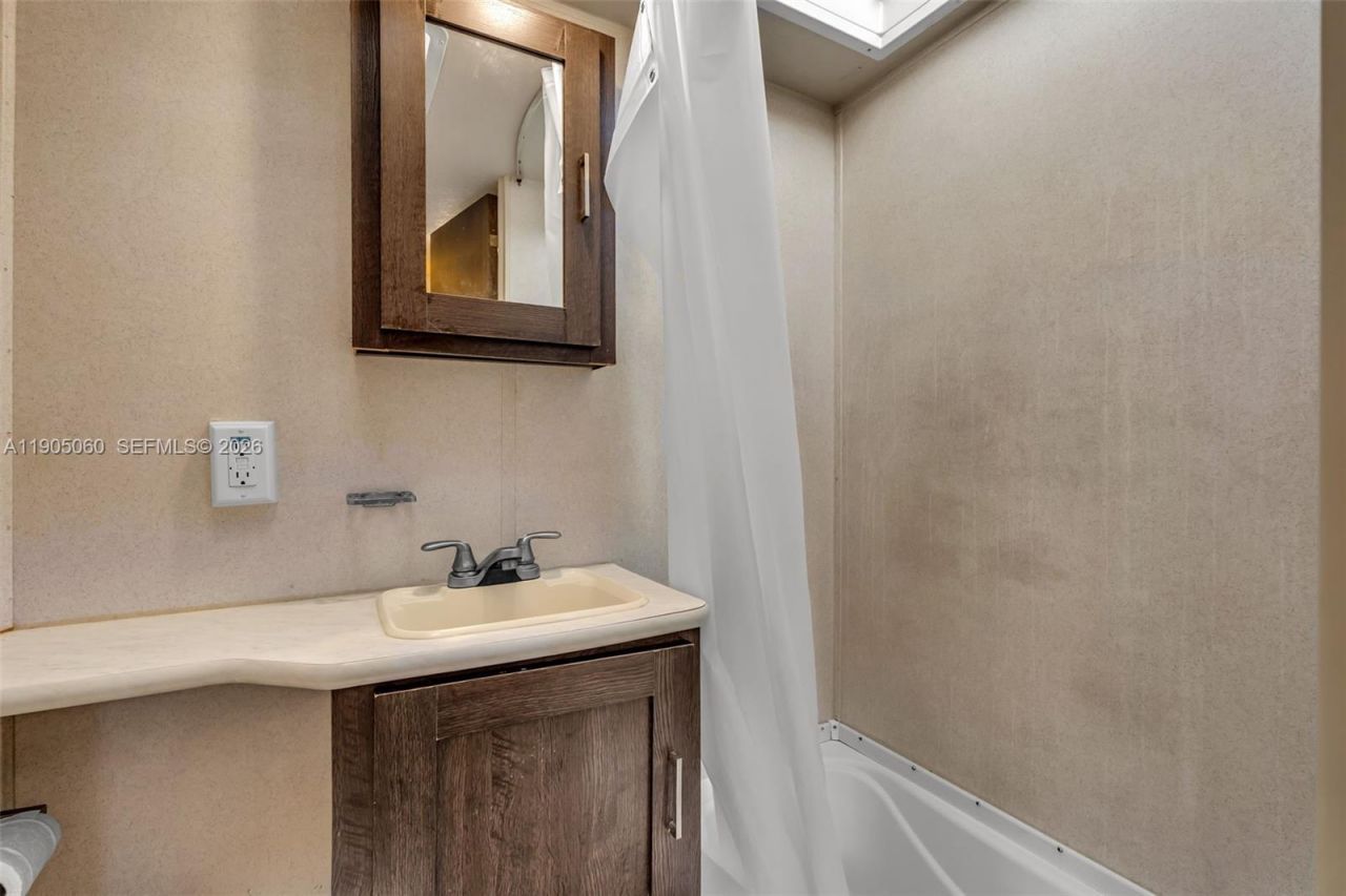 325 Calusa St 44, Key Largo, FL 33037 Photo