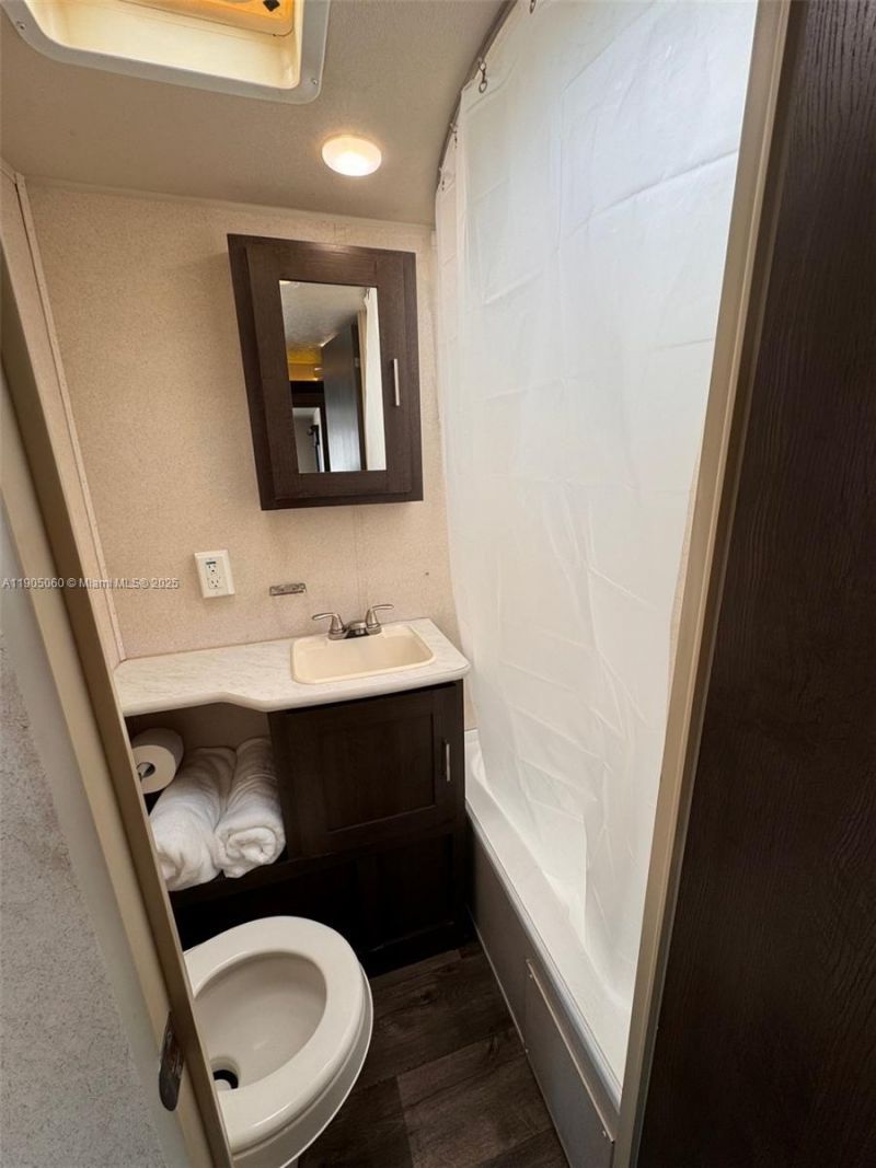 325 Calusa St 44, Key Largo, FL 33037 Photo