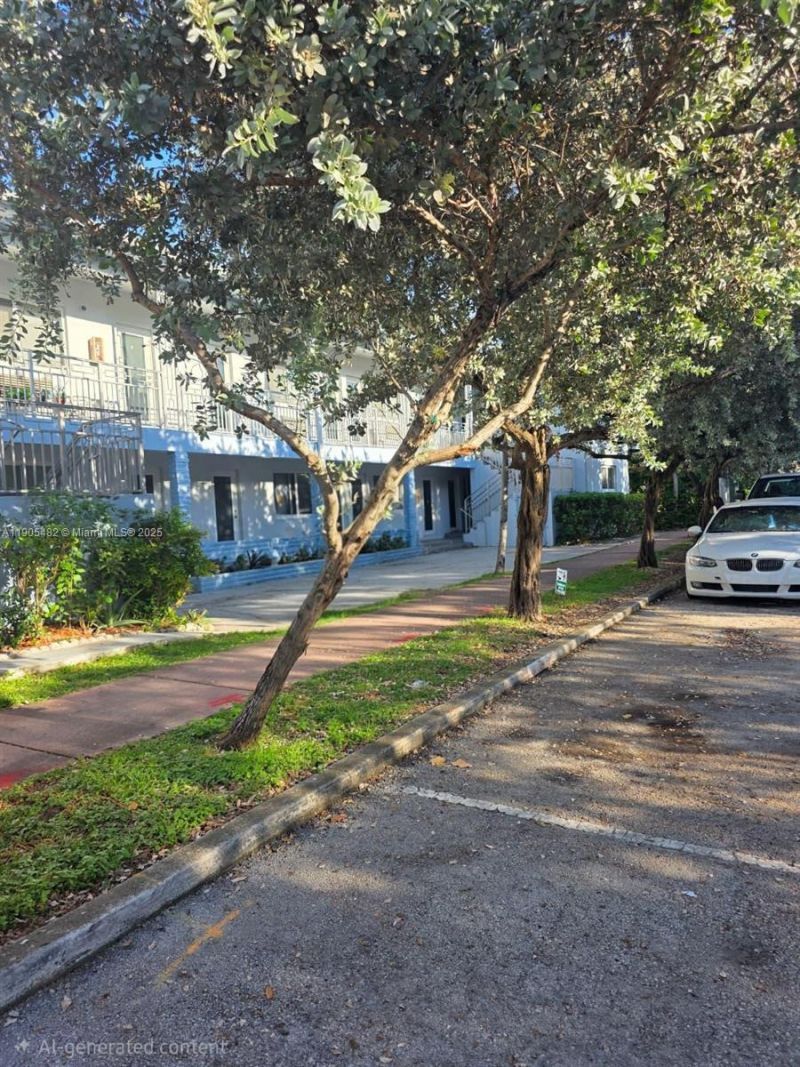 7155 Rue Notre Dame, Miami Beach, FL 33141 Photo