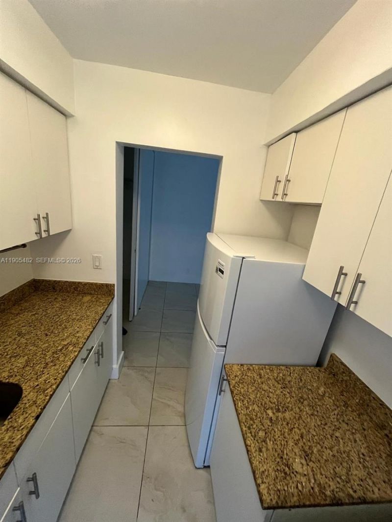 7155 Rue Notre Dame, Miami Beach, FL 33141 Photo