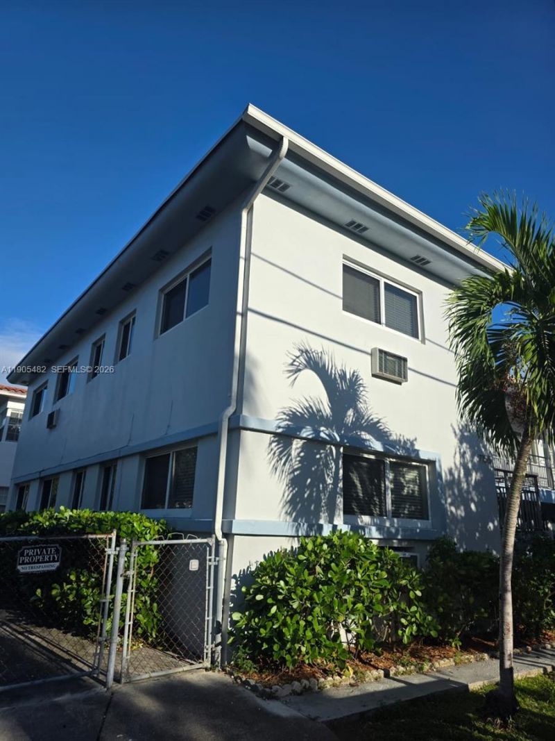 7155 Rue Notre Dame, Miami Beach, FL 33141 Photo