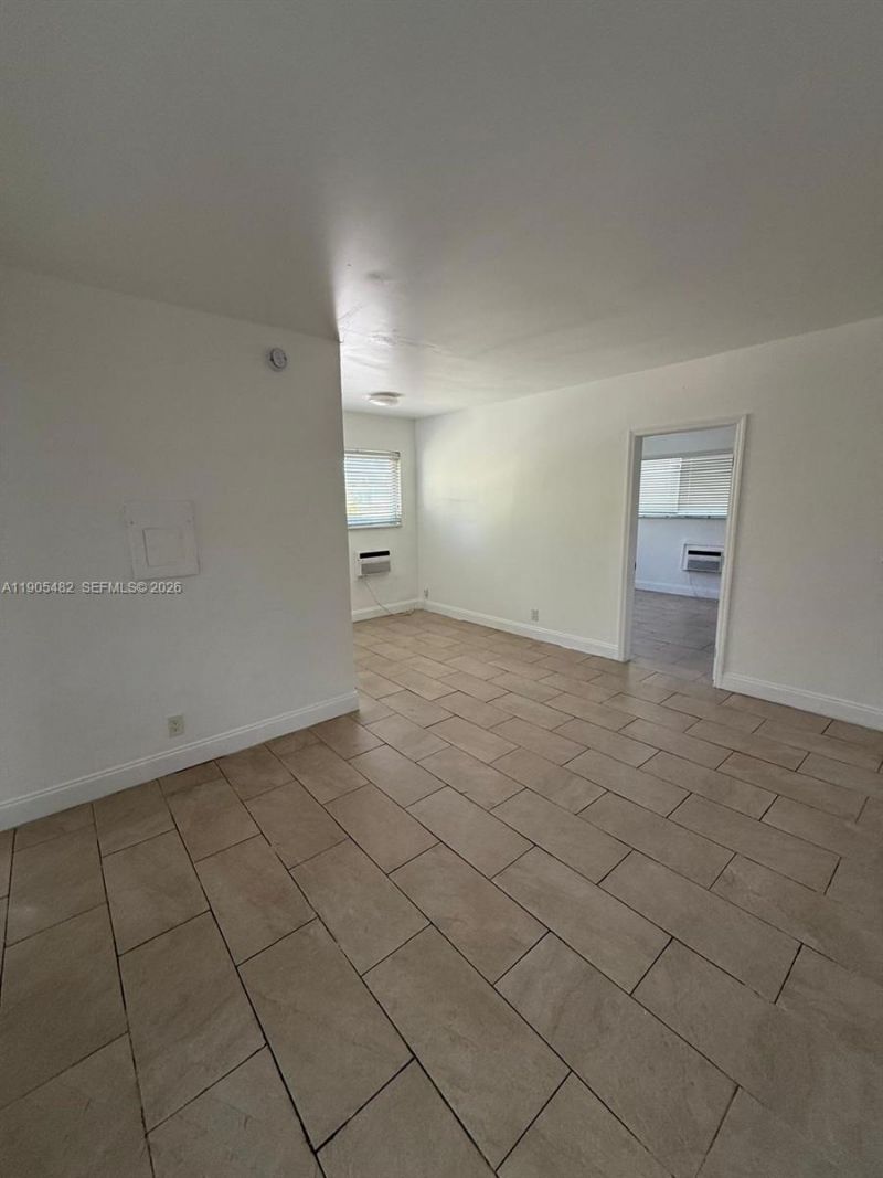 7155 Rue Notre Dame, Miami Beach, FL 33141 Photo