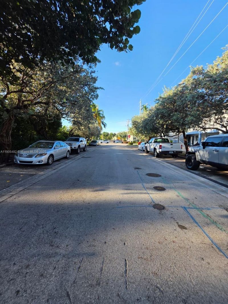 7155 Rue Notre Dame, Miami Beach, FL 33141 Photo