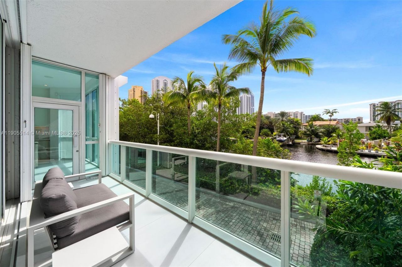 16500 Collins Ave, Unit TH-8, Sunny Isles Beach, FL 33160 Photo