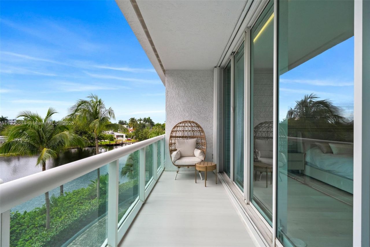 16500 Collins Ave, Unit TH-8, Sunny Isles Beach, FL 33160 Photo