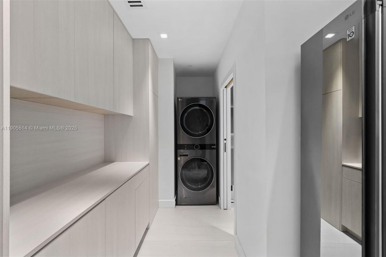 16500 Collins Ave, Unit TH-8, Sunny Isles Beach, FL 33160 Photo